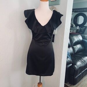 NWT Lulu's Black Ruffled V-Neck
Cocktail Dress Size M